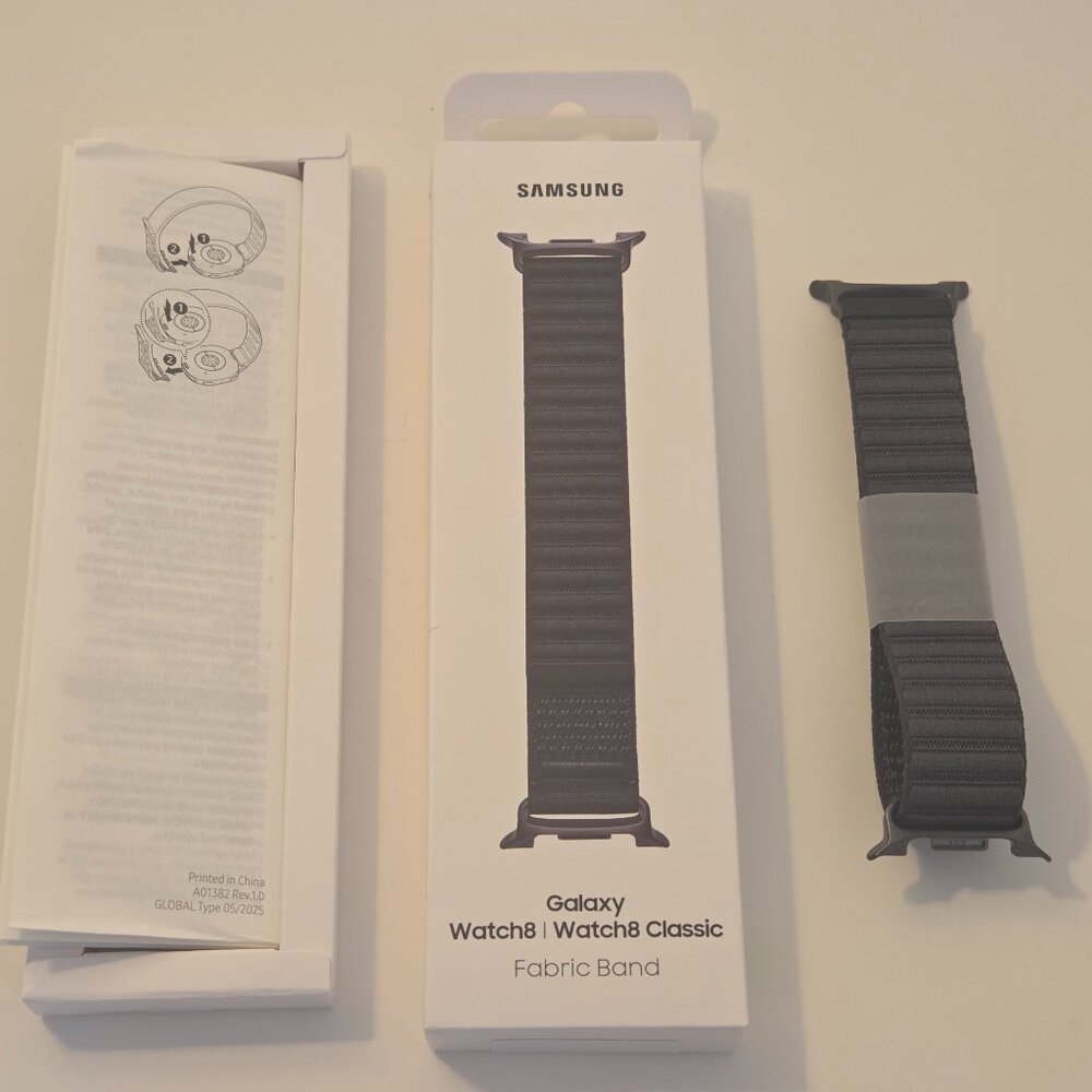 Samsung Galaxy Watch8 Fabric Band (Graphite, S/M, New)
